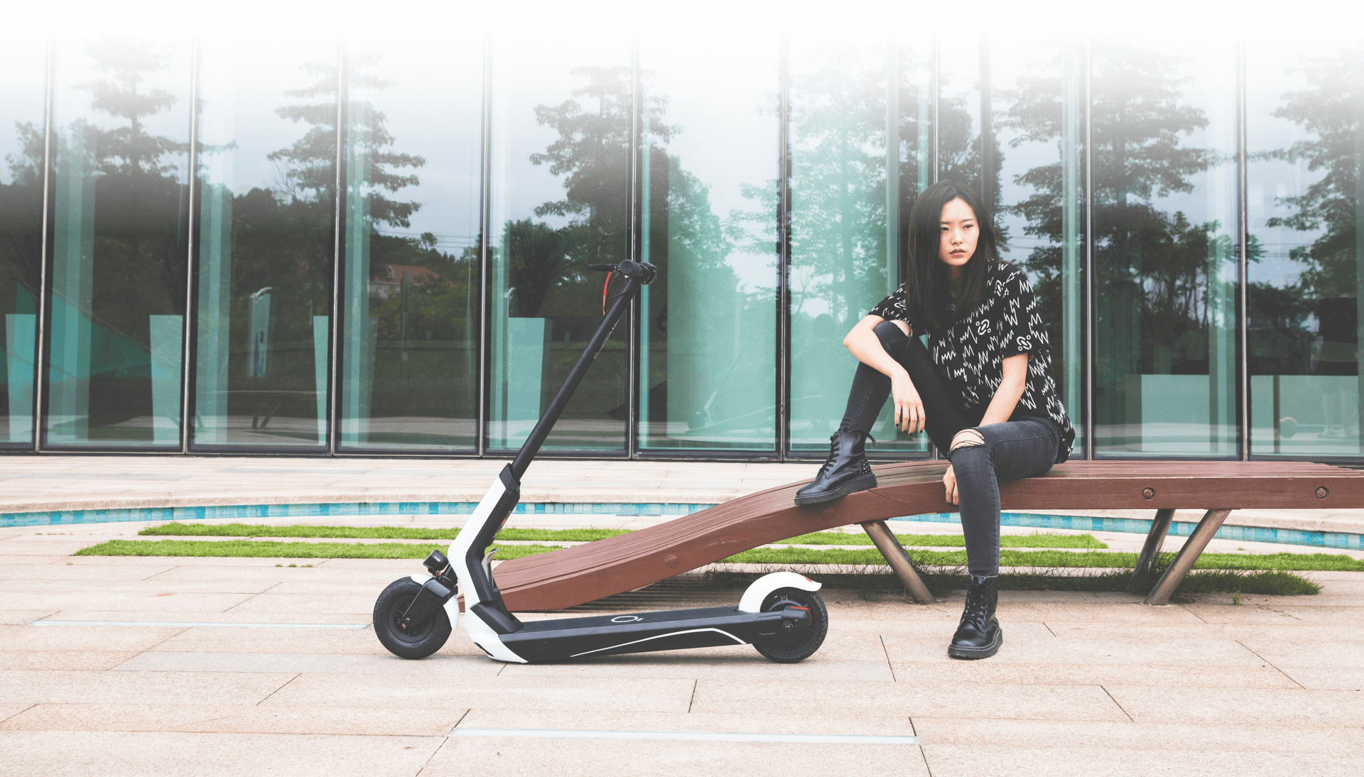 QiСycle Euni Electric Scooter не нуждается в подставке